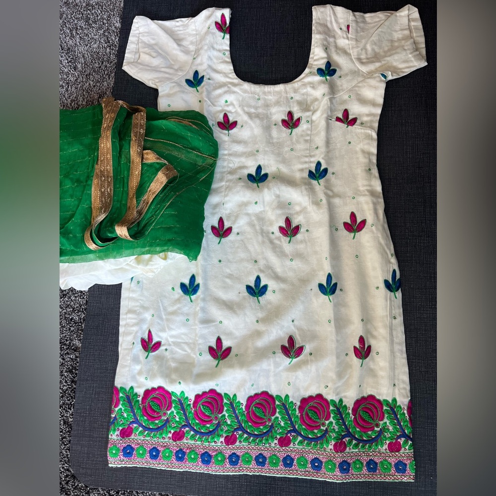 Beautiful work suit. Worn once for teeyan.